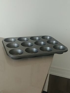 Mainstays 12-Cup Nonstick Muffin & Cupcake Pan